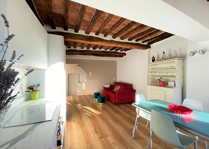 Casa Ilaria - Luminoso Appartamento Con Vista Nel Centro Storico
